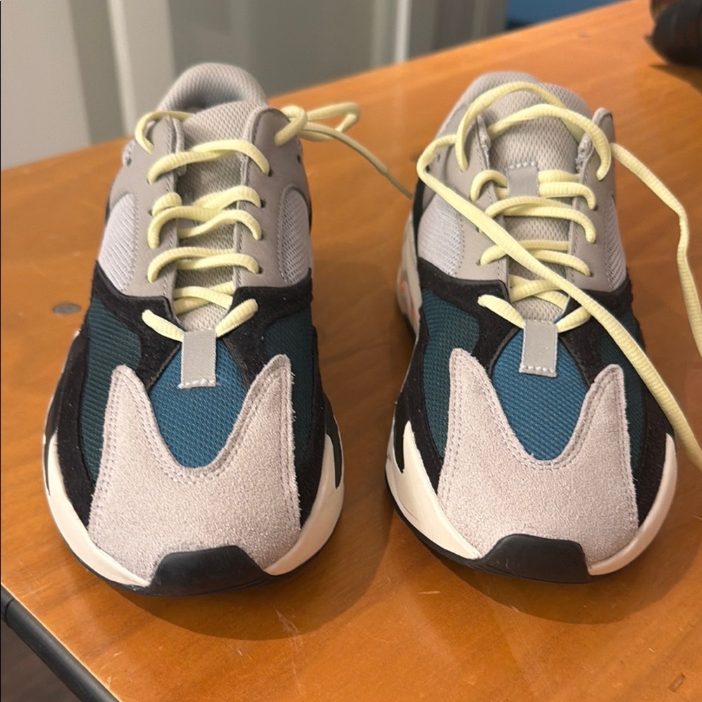 Yeasy adidas Men's Multi-Panel Teal and Gray Sneakers